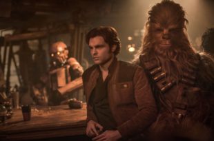 Alden Ehrenreich est Han Solo dans le film Solo: A Star Wars Story de Ron Howard