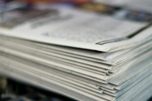 Pile de journaux photo pour revue de presse