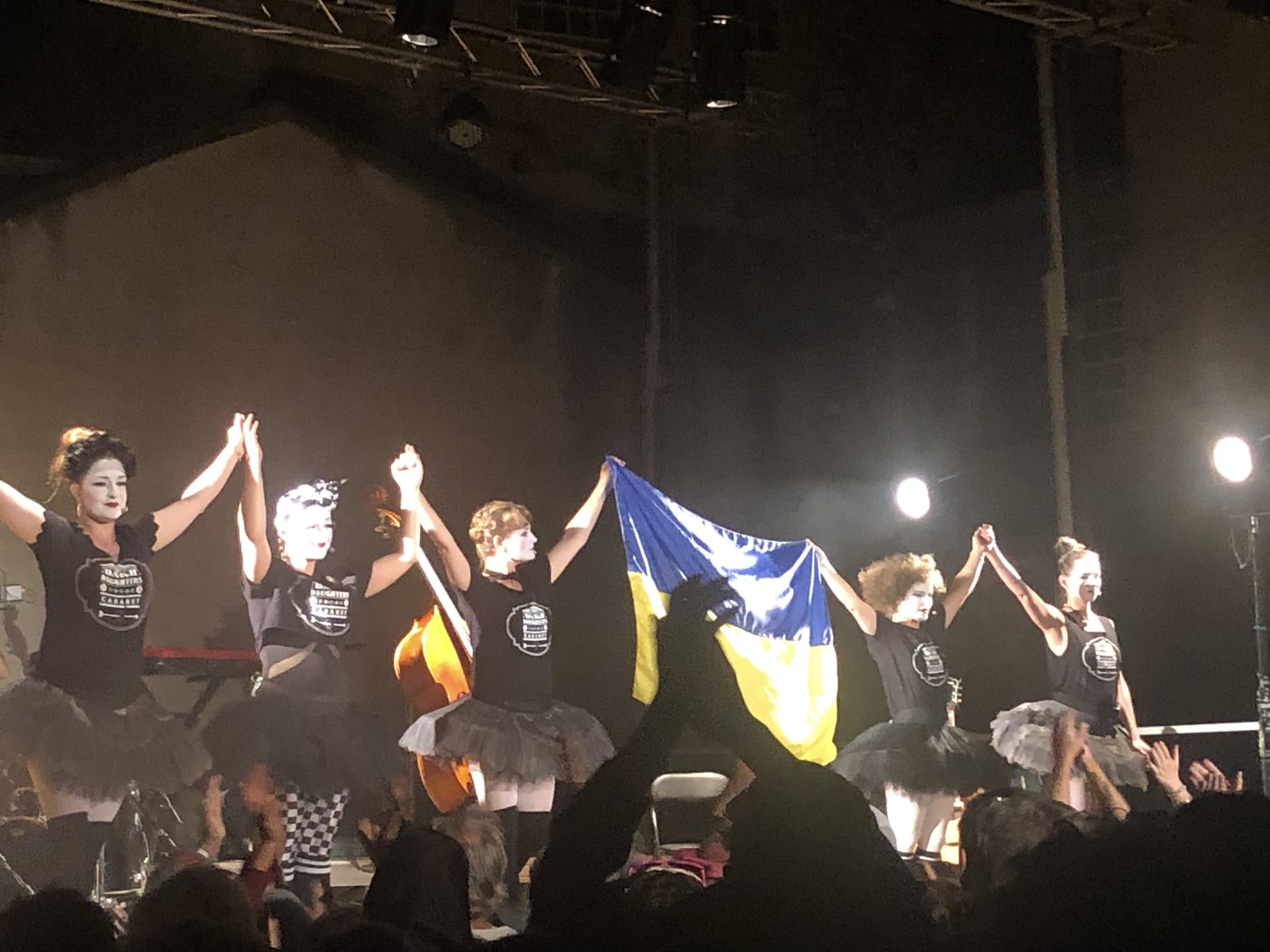 Ukraine Fire des Dakh Daughters image concert spectacle musical
