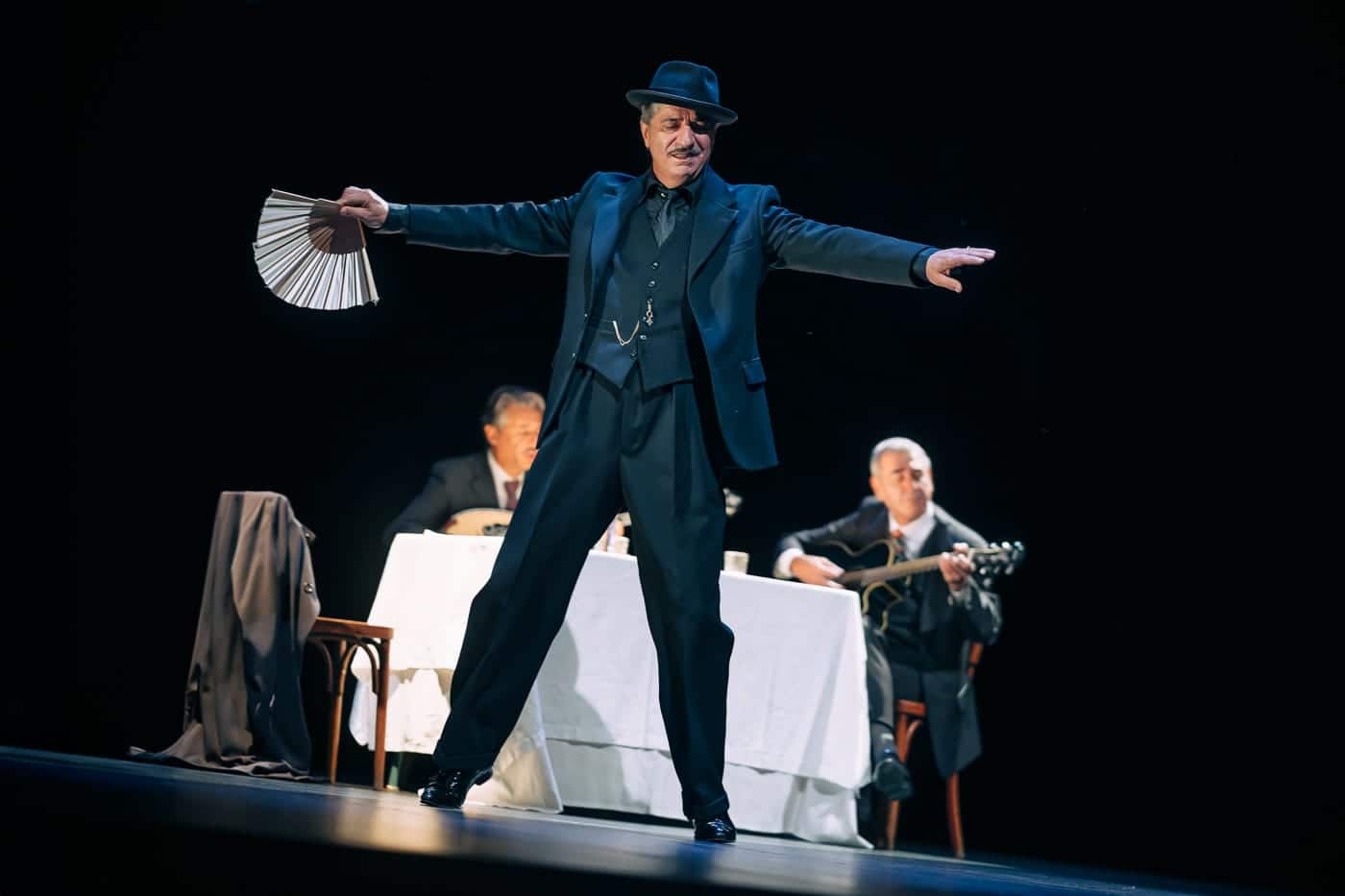 Ménélas Rebétiko Rapsodie image théâtre contemporain musical - Une Odyssée en Asie mineure - Une Odyssée en Asie mineure