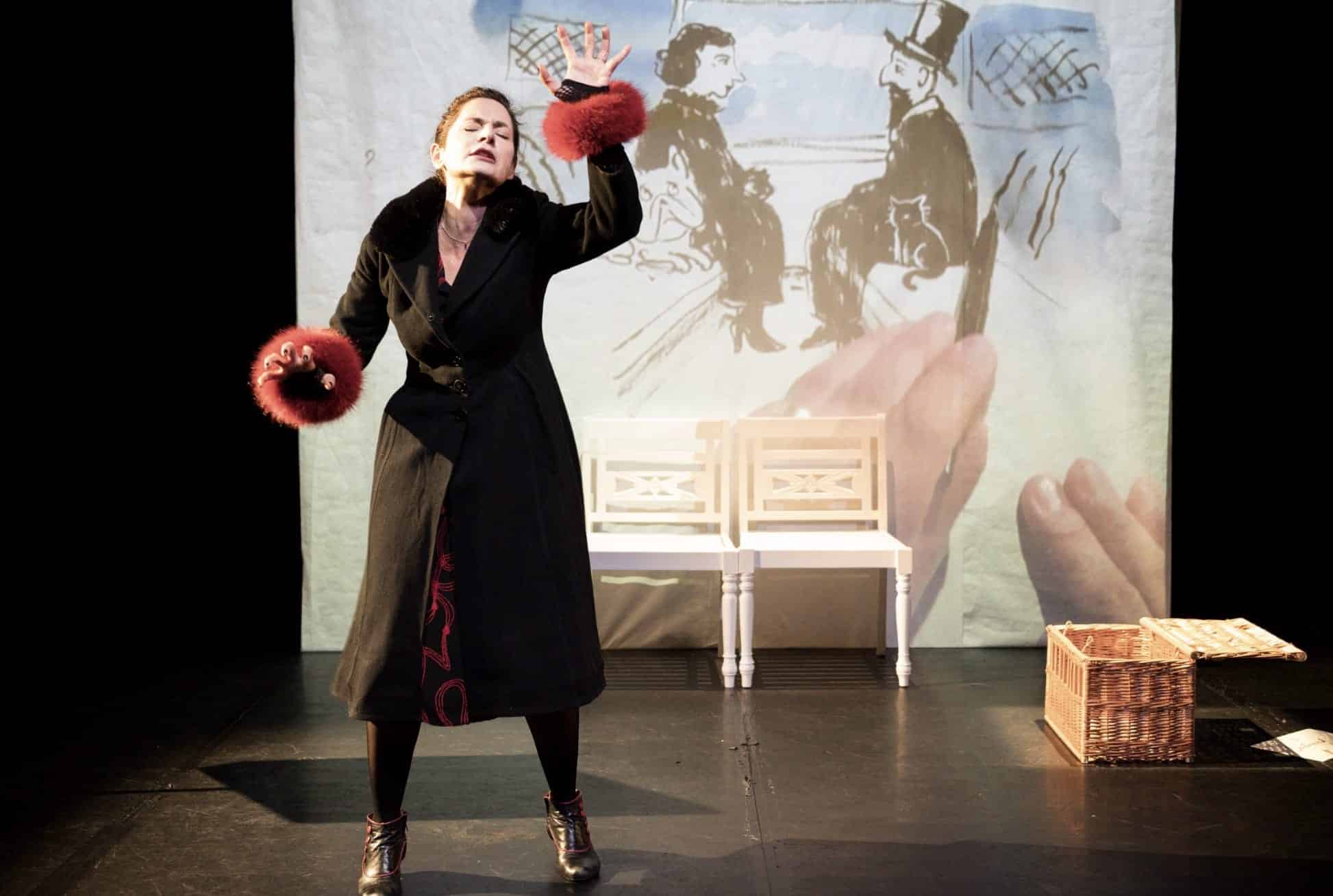 dialogues de bêtes par elisabeth chailloux image seule en scène théâtre contemporain