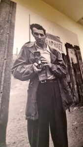 exposition robert doisneau. instants donnés image photographie autoportrait