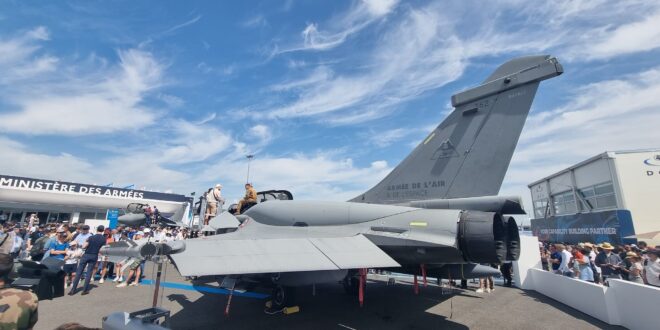 salon du bourget 2025 photo rafale avion Salon International de l'Aéronautique et de l'Espace à Paris Le Bourget